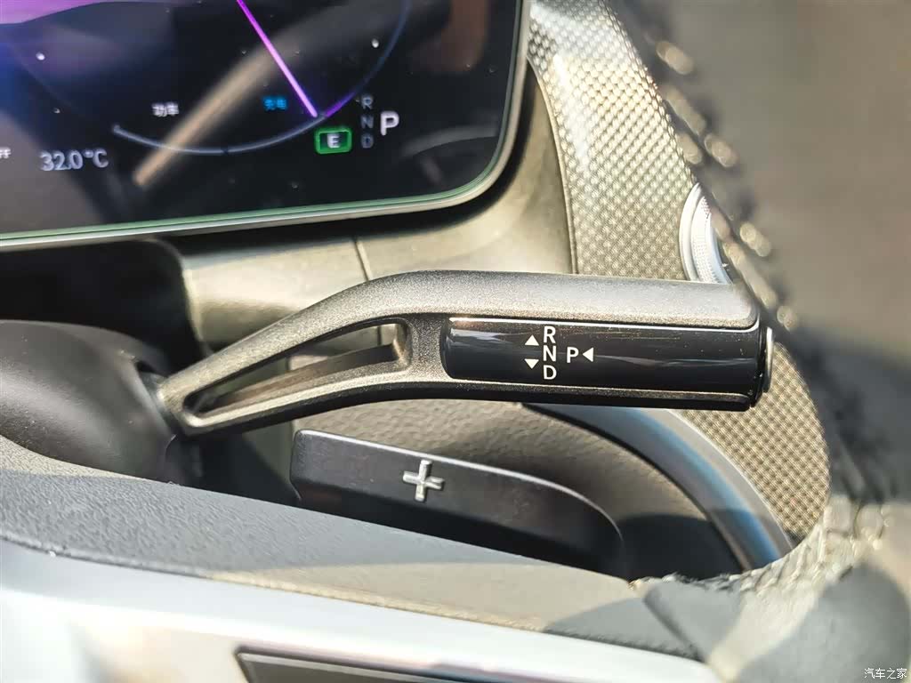 Mercedes-Benz GLC, 2023 14