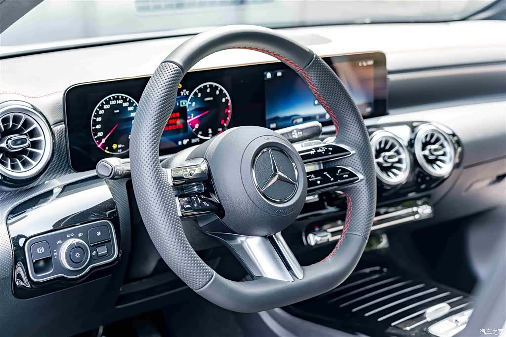 Mercedes-Benz A-Class, 2026 11