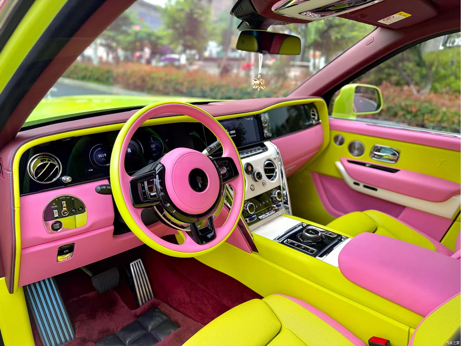 Rolls-Royce Cullinan, 2025 4