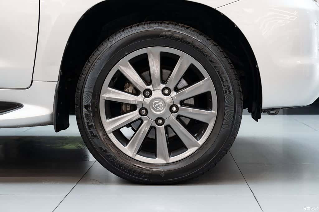 Lexus LX, 2008 25