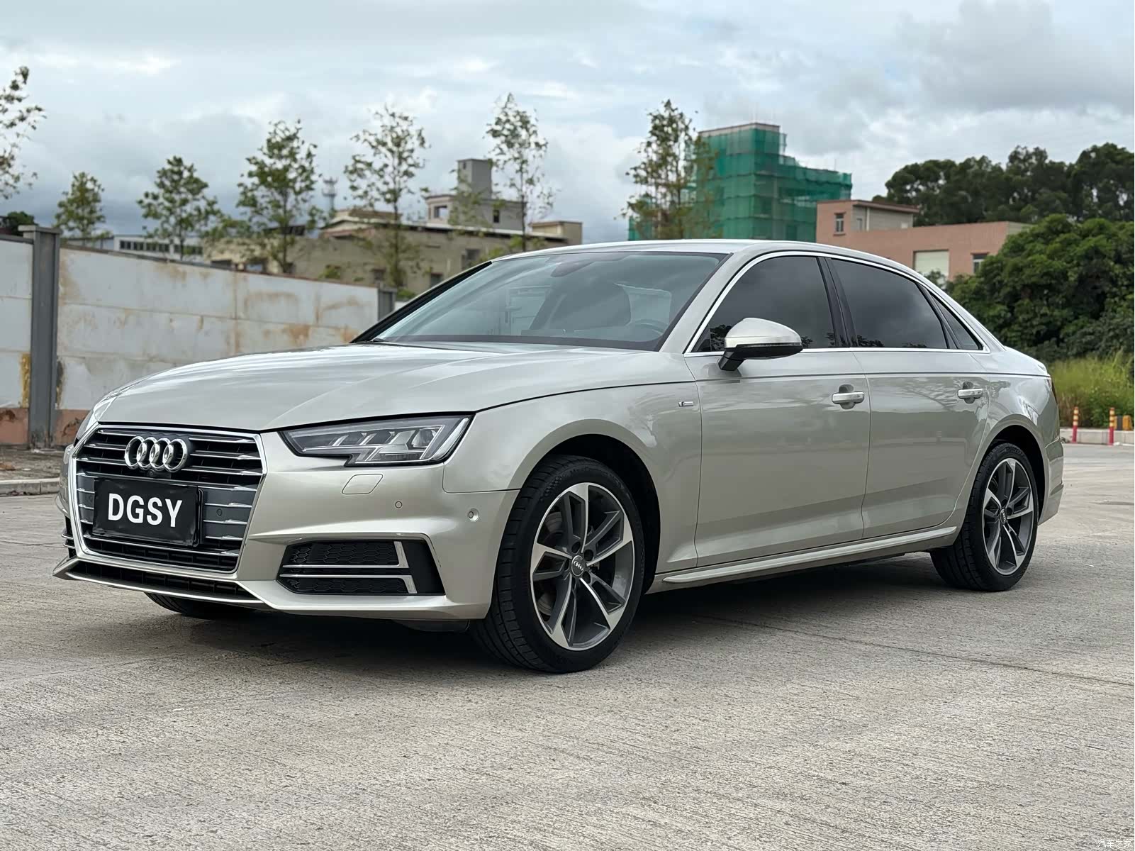 Audi A4L, 2018 1