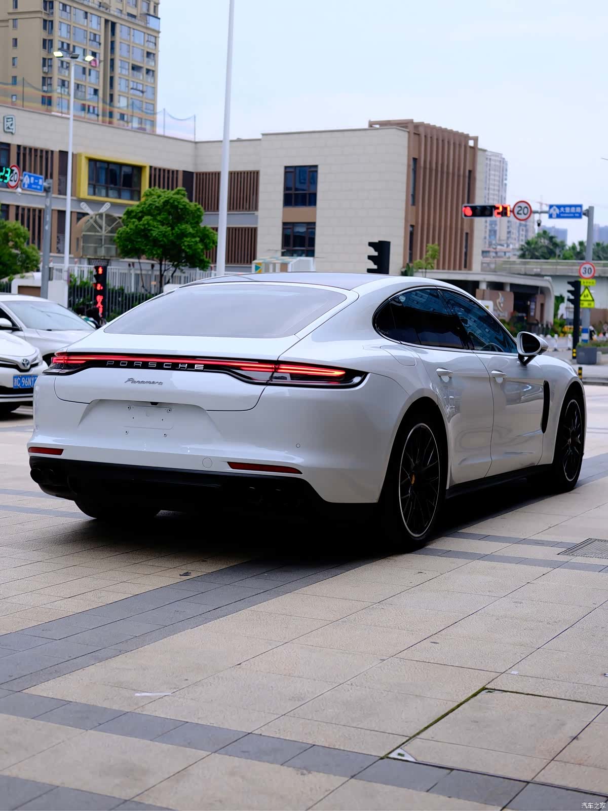 Porsche Panamera, 2022 16