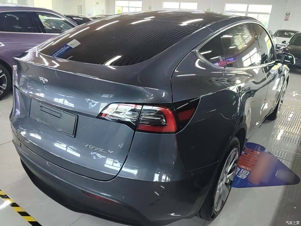 Tesla Model Y, 2022 7
