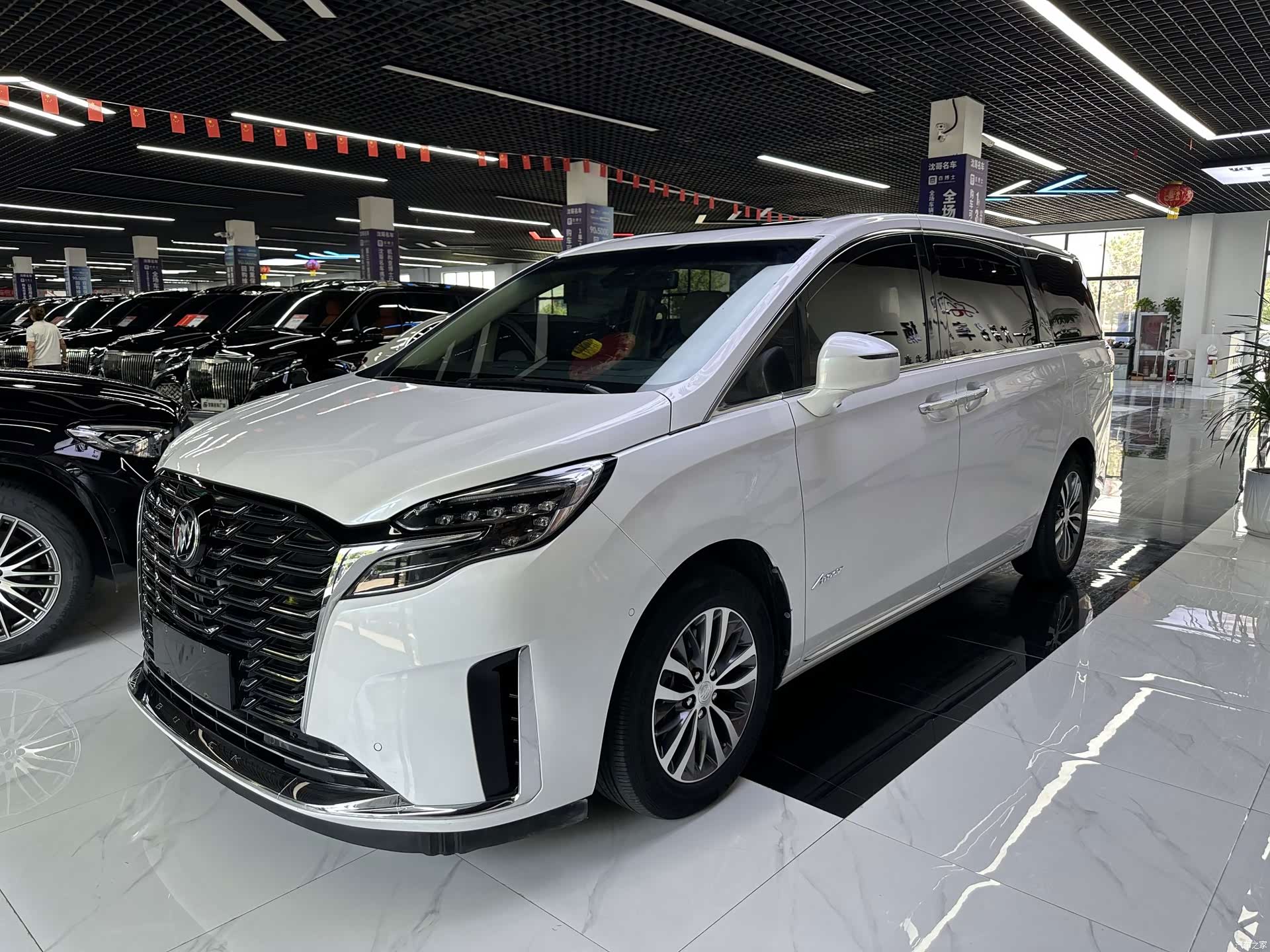 Buick GL8, 2023 1
