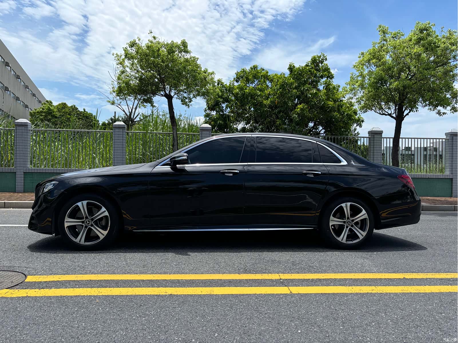 Mercedes-Benz E-Class, 2019 9