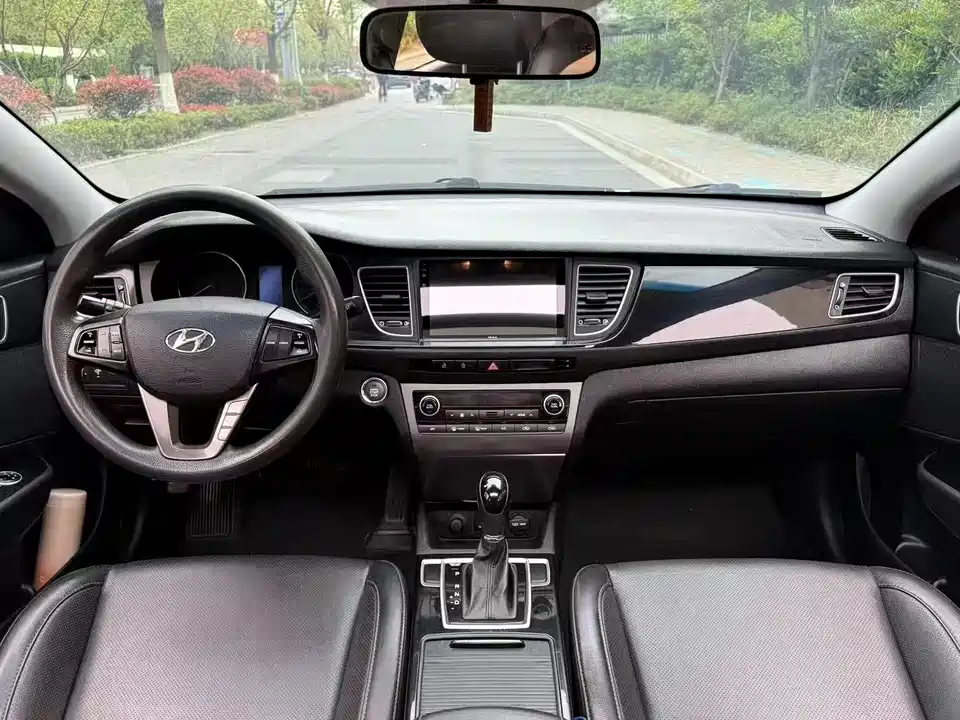 Hyundai Name picture