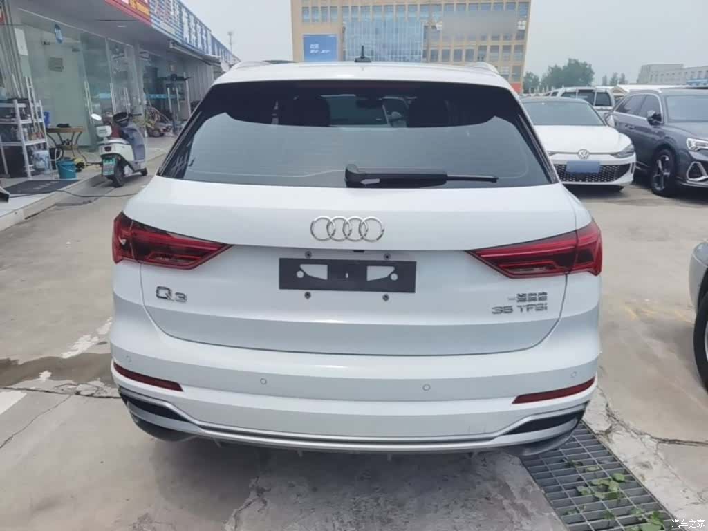 Audi Q3, 2023 6