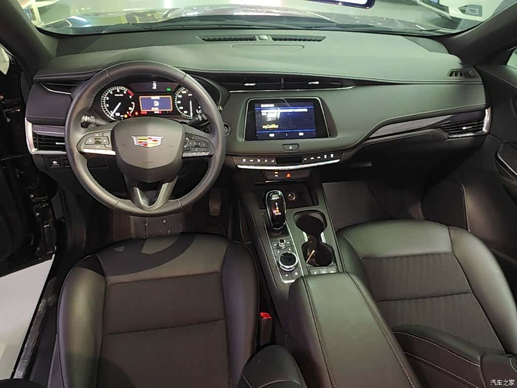 Cadillac XT4, 2022 6
