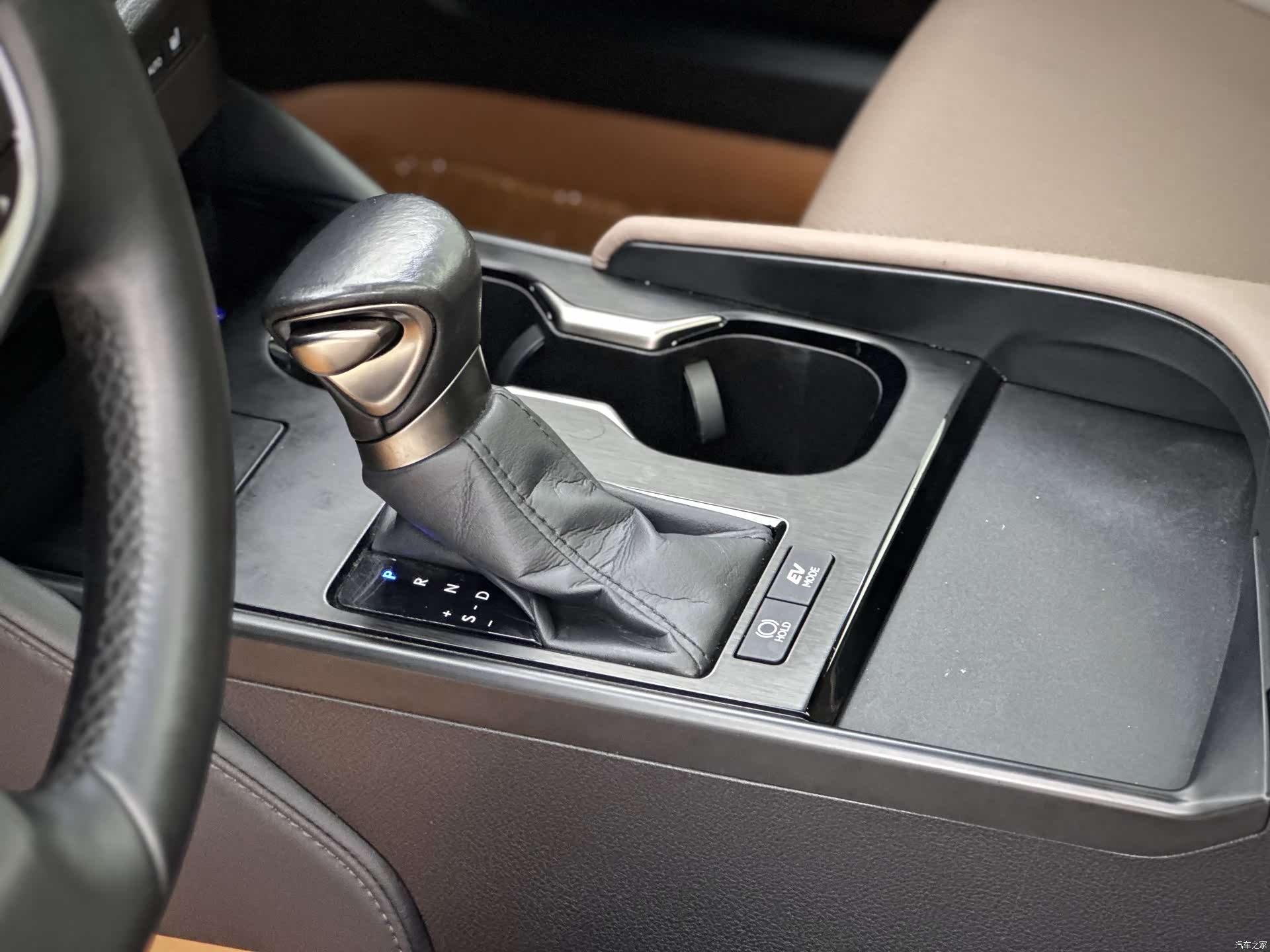 Lexus ES, 2024 10