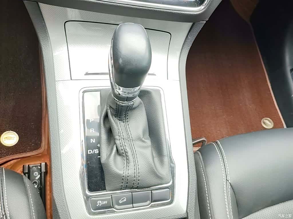 Roewe RX5, 2019 14