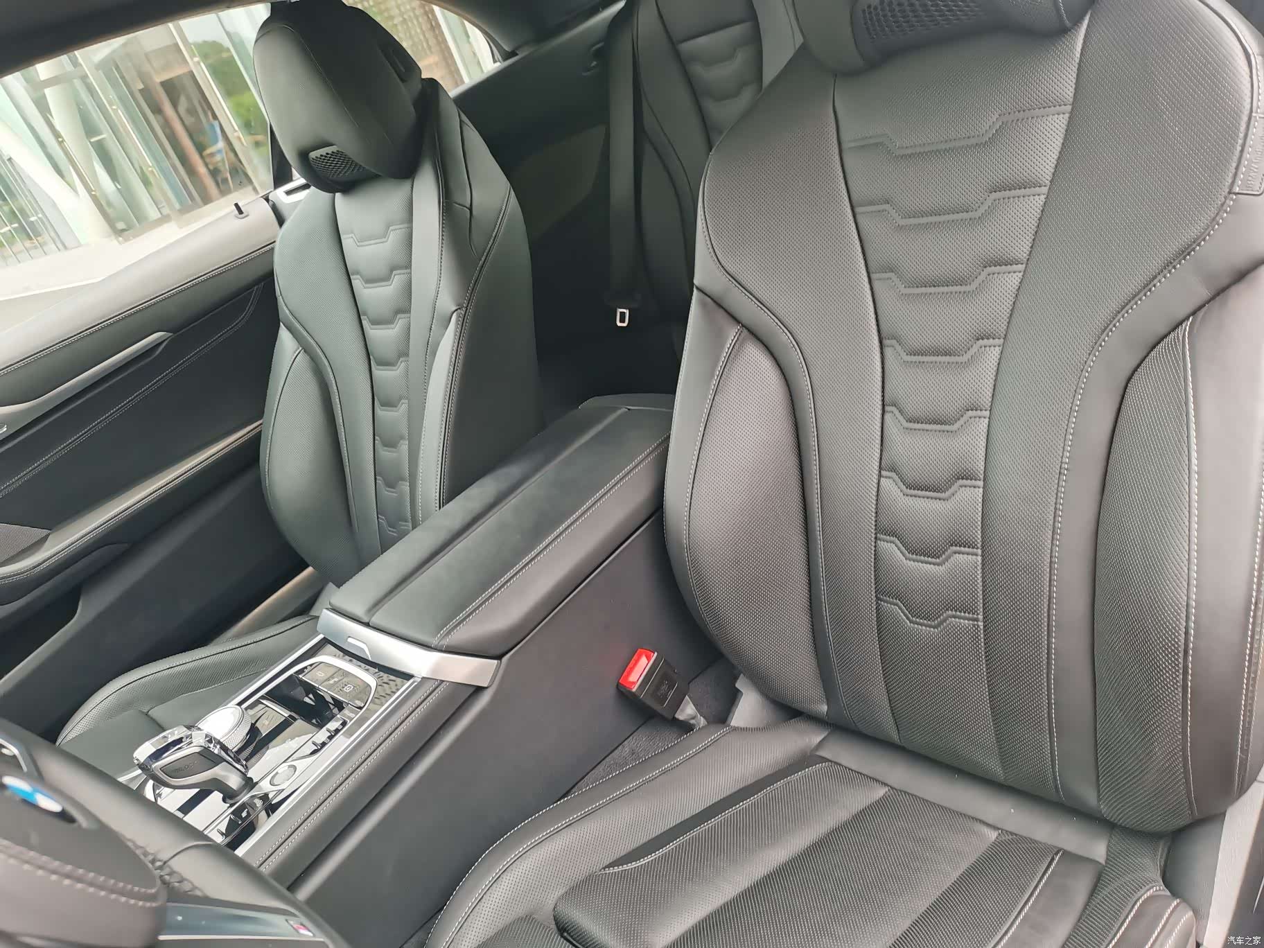 BMW 8 Series, 2025 26