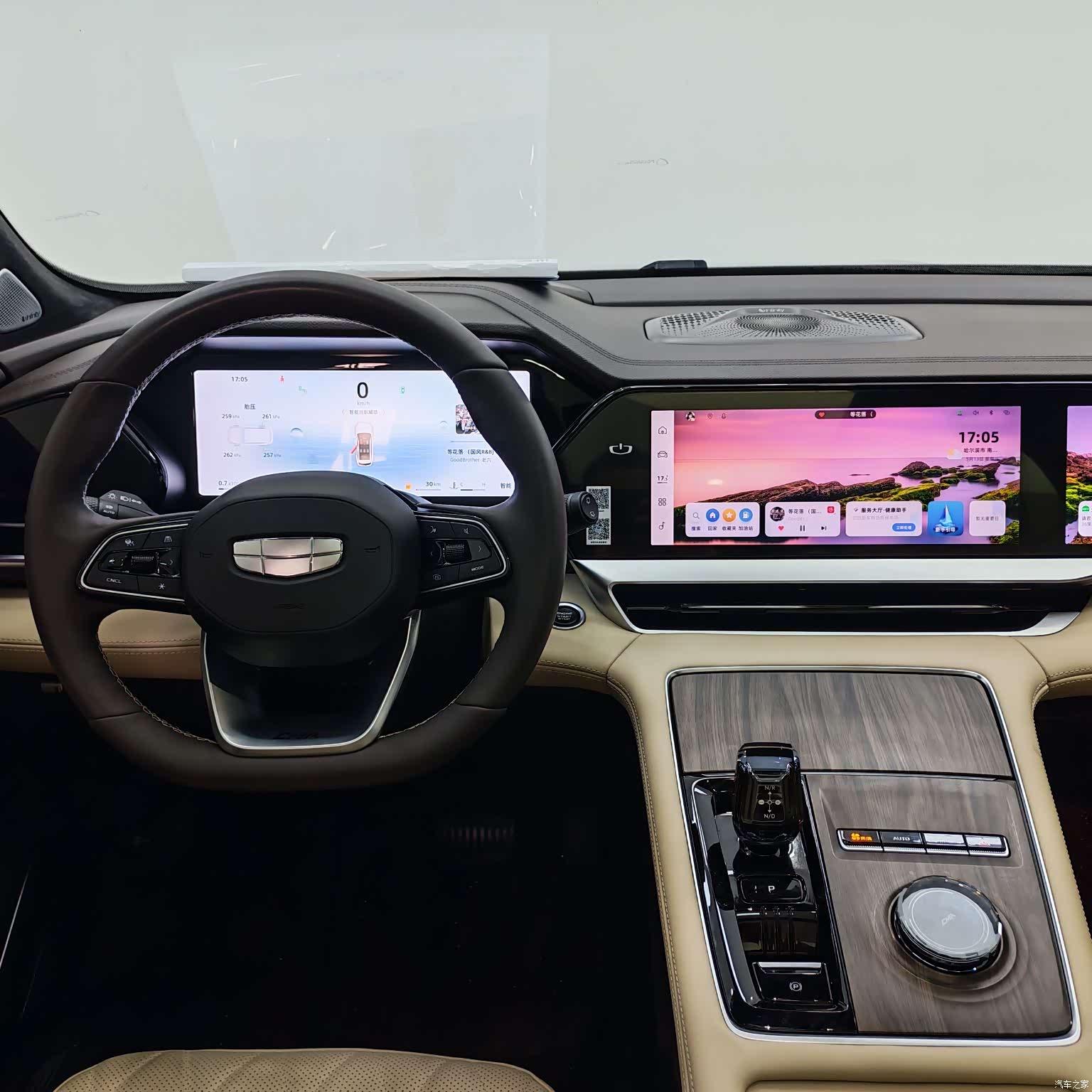 Geely Xingyue L, 2025 10