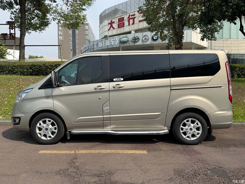 Ford Tourneo, 2018 3