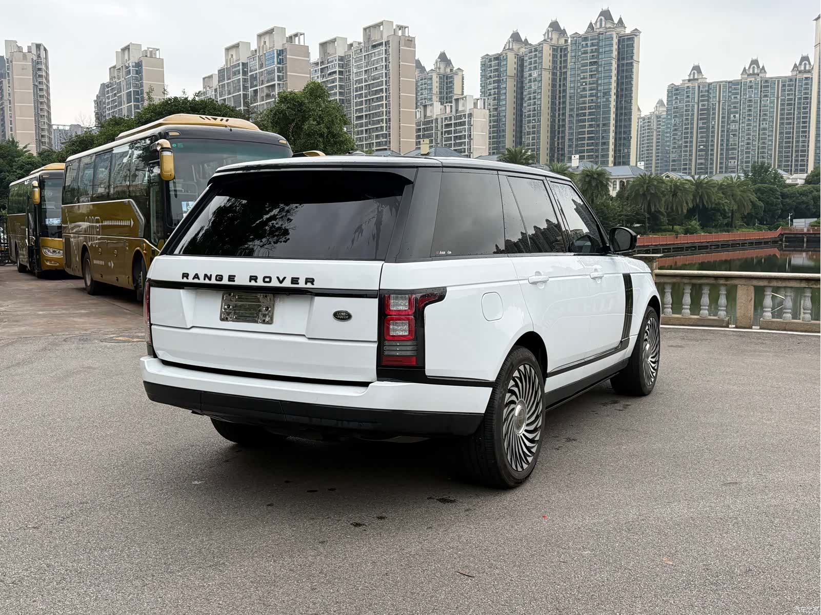 Land Rover Range Rover, 2015 9