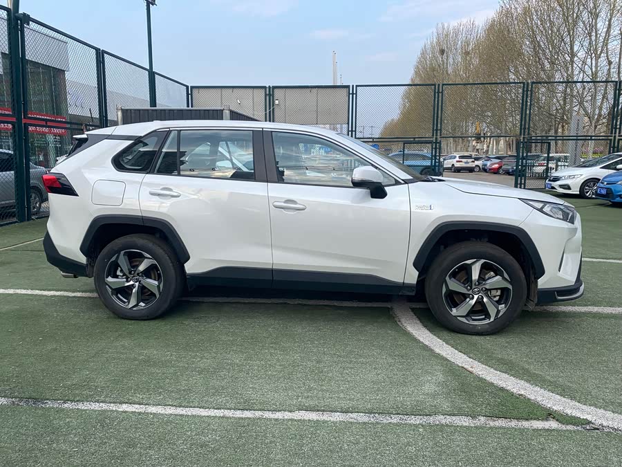 Toyota RAV4 E+ Hybrid 2024, фото 6