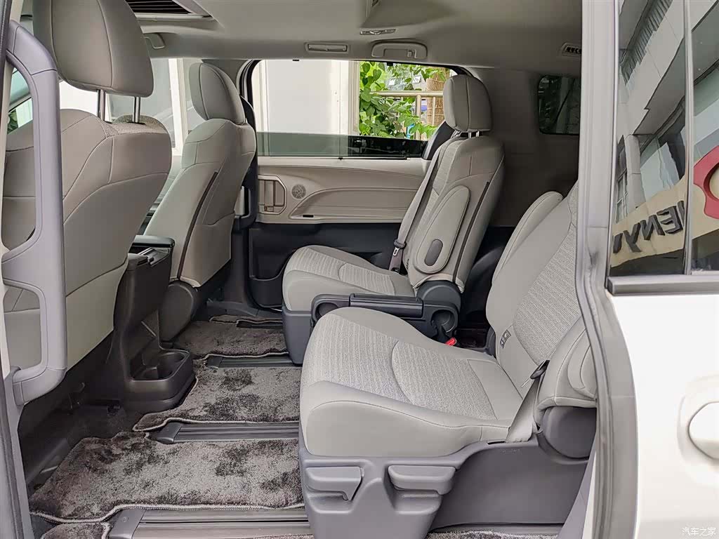 Toyota Sienna, 2024 8