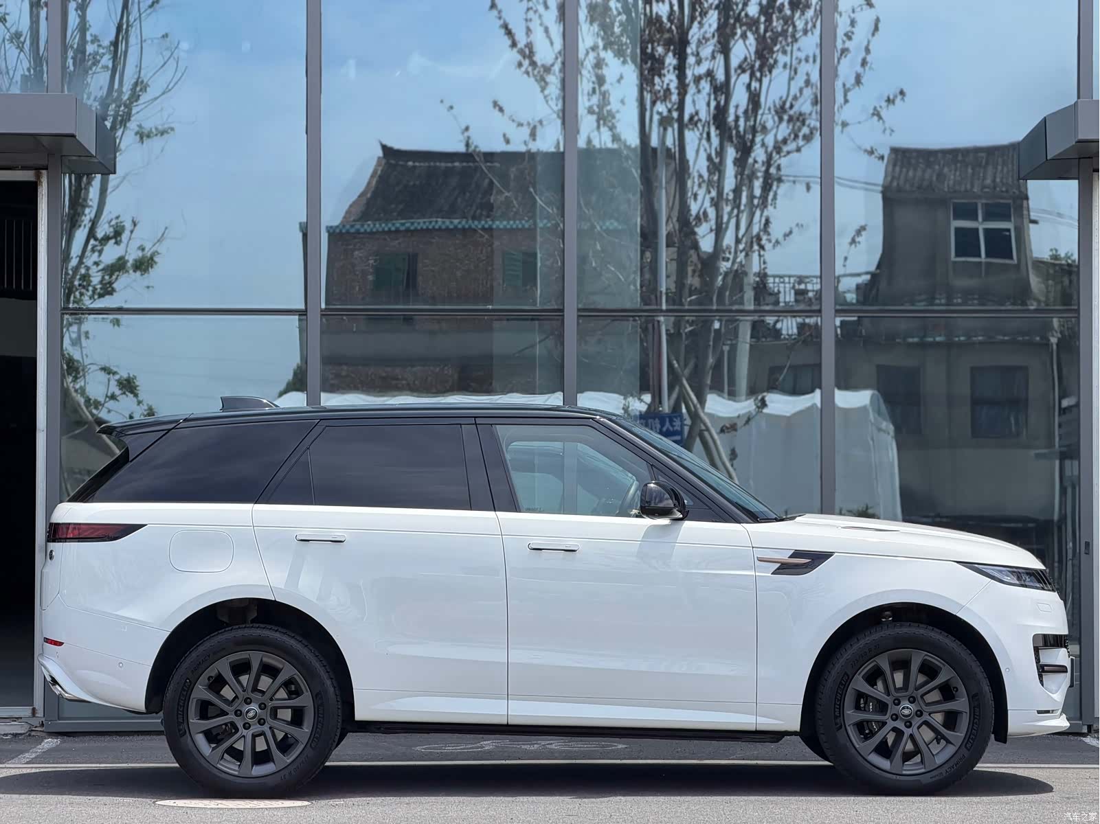 Land Rover Range Rover, 2024 3