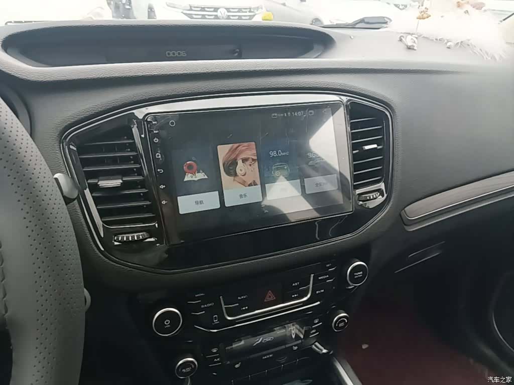 Geely X6, 2016 13