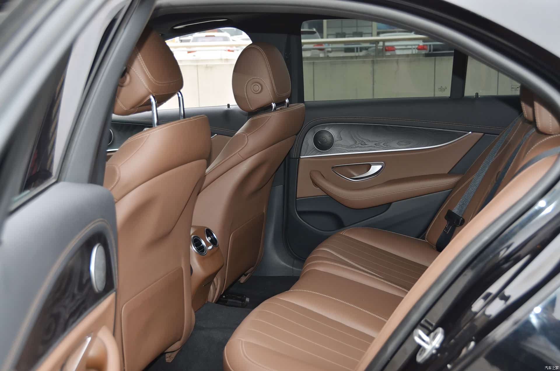Mercedes-Benz E-Class, 2021 12