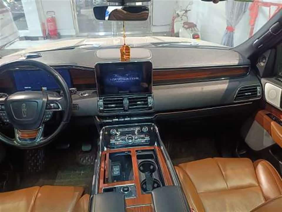Lincoln Navigator