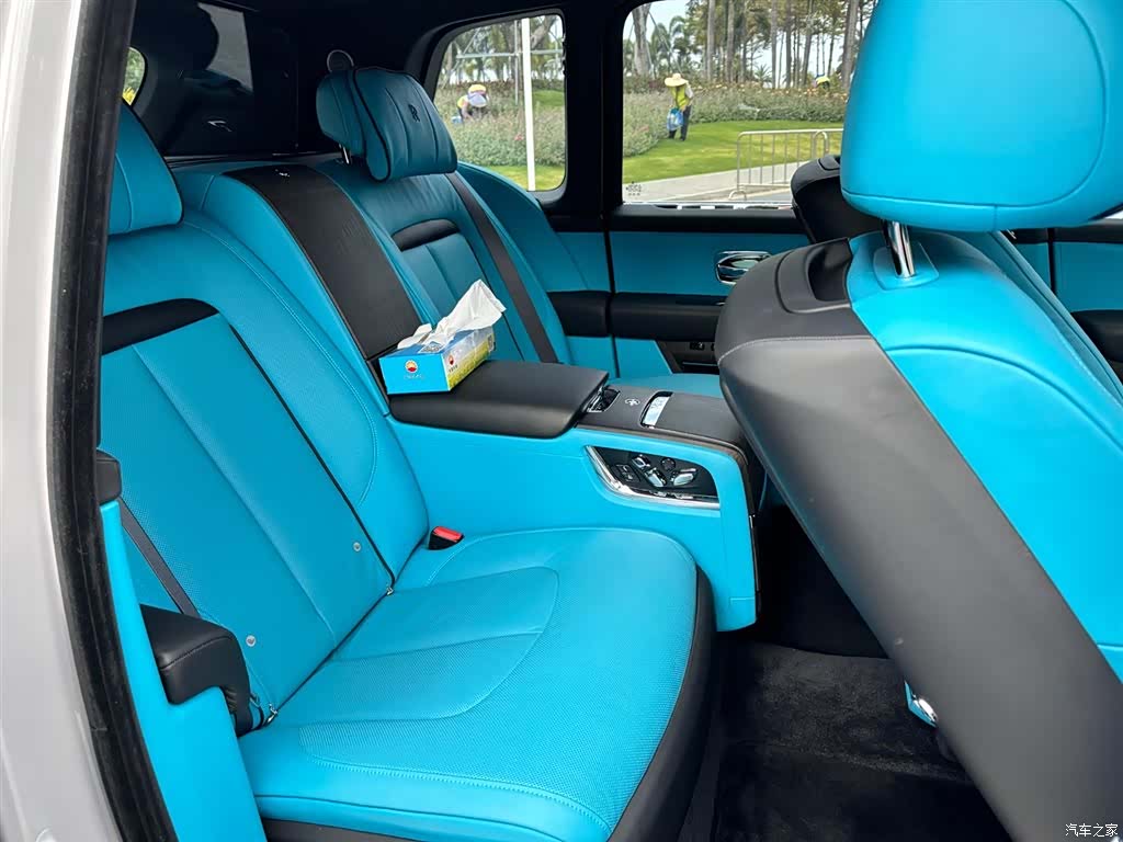 Rolls-Royce Cullinan, 2022 8