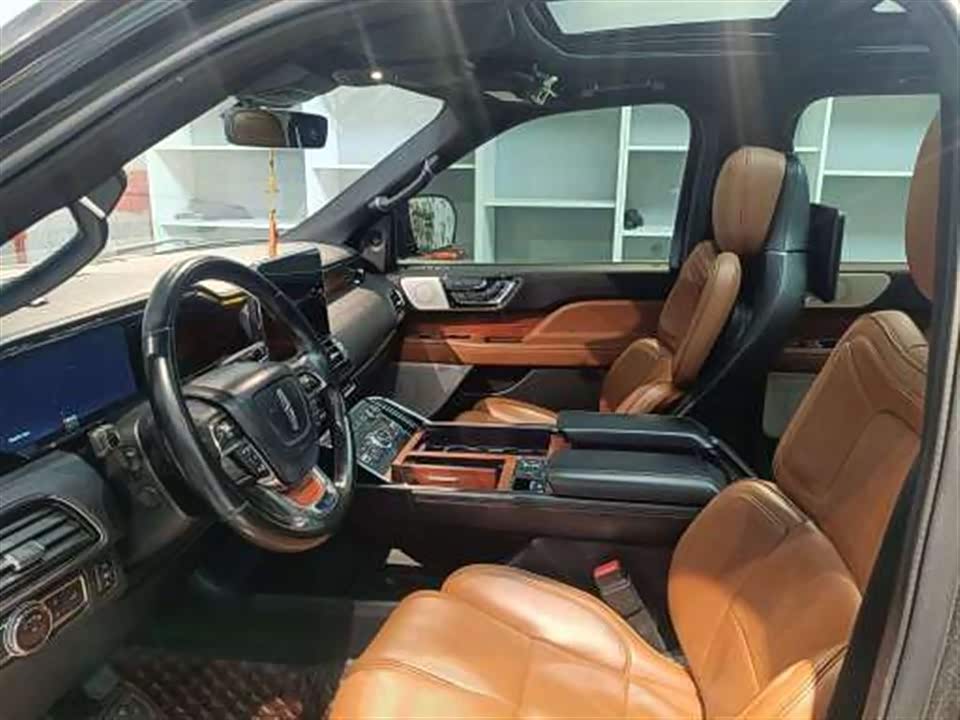 Lincoln Navigator