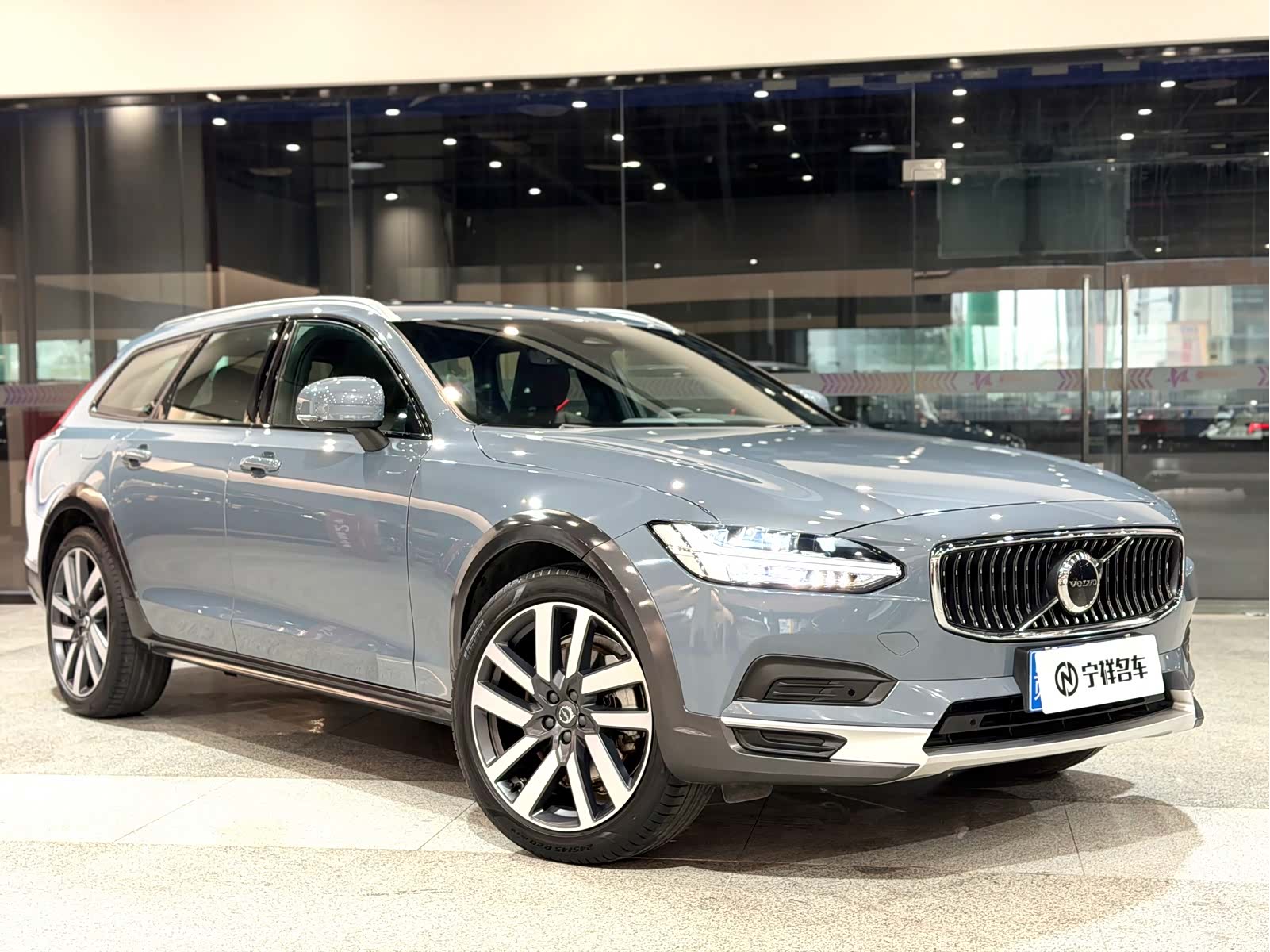 Volvo V90, 2022 3