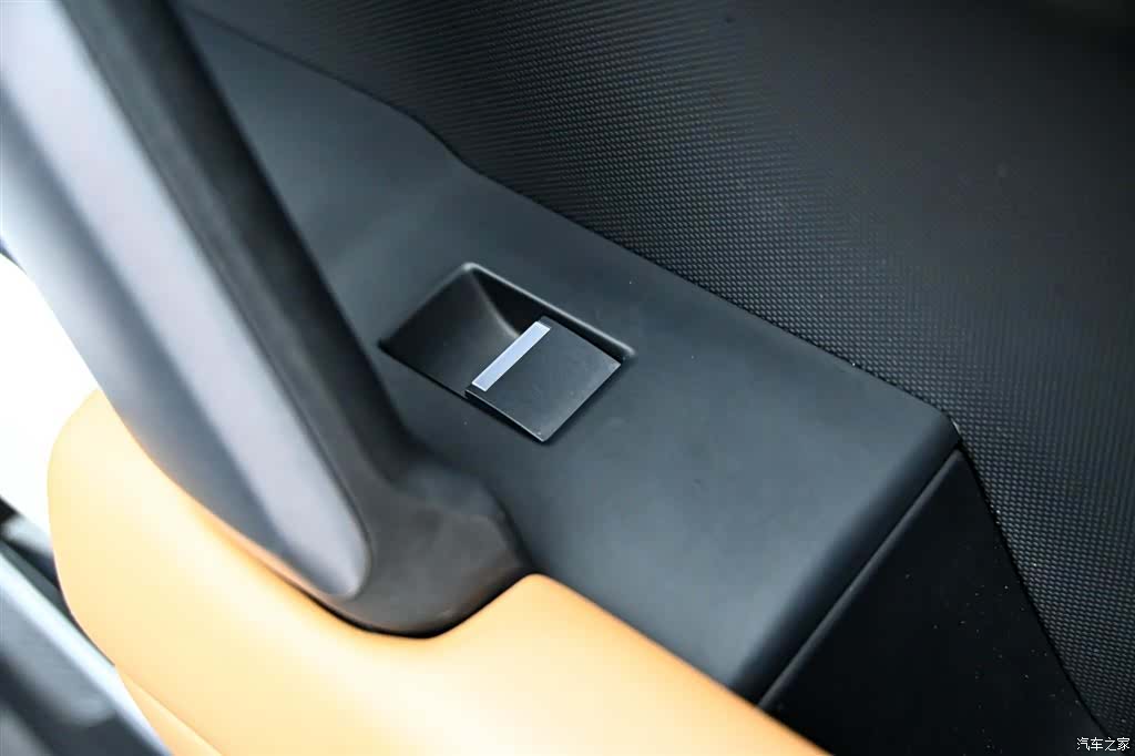 Land Rover Defender, 2024 31