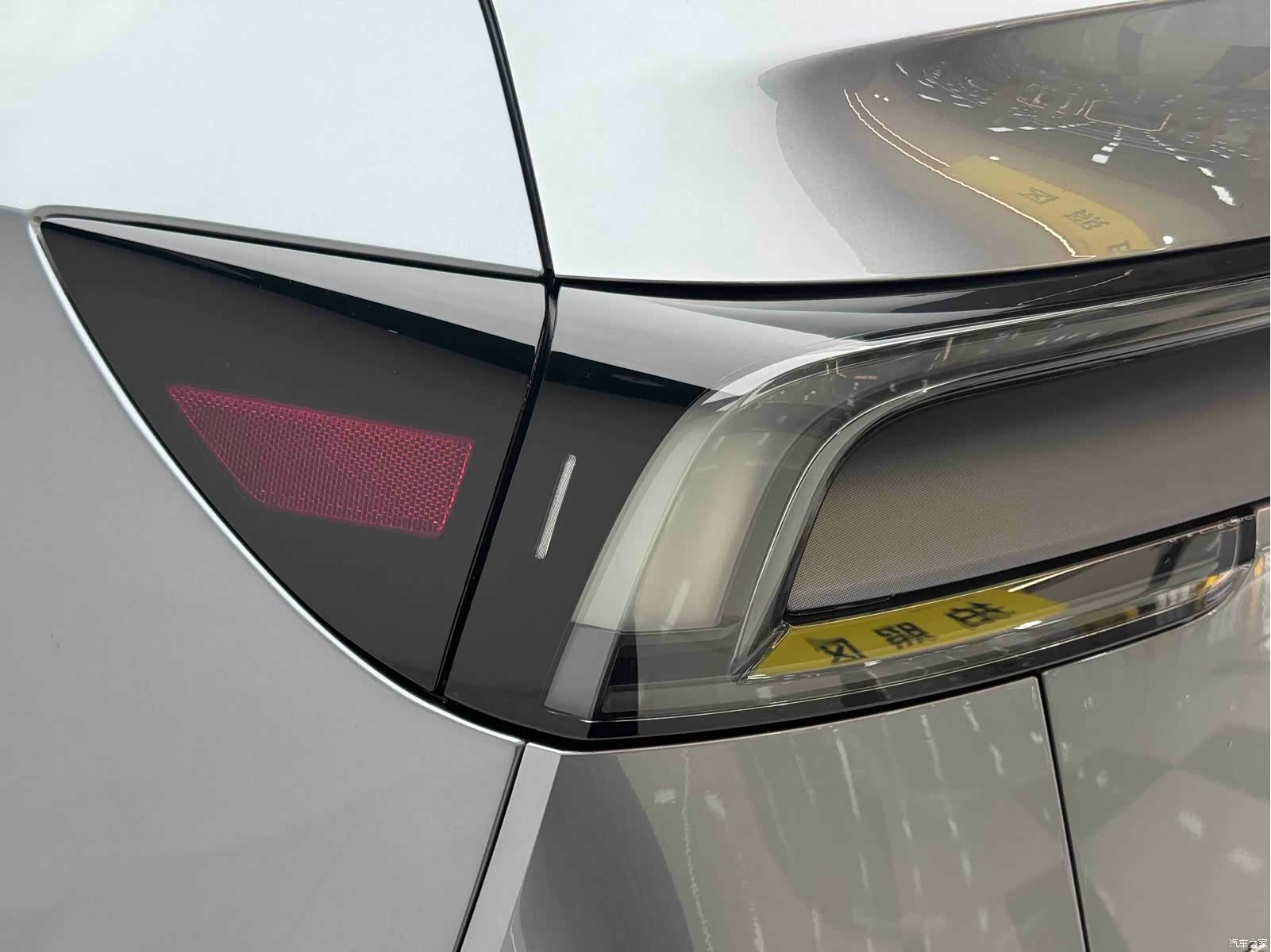 Tesla Model Y, 2025 10