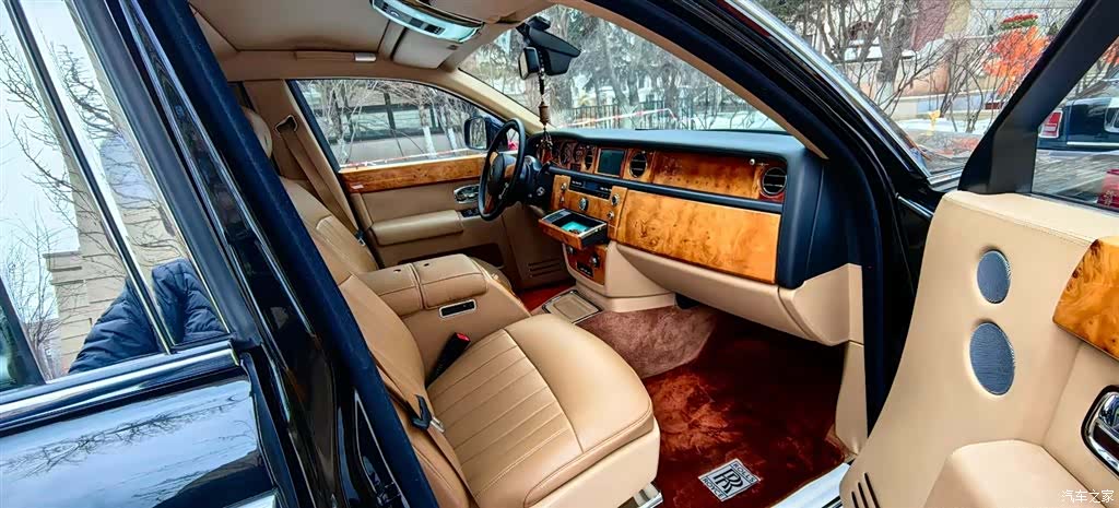 Rolls-Royce Phantom, 2011 все фото