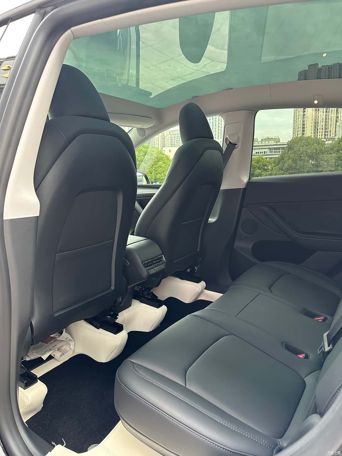 Tesla Model Y, 2024 9