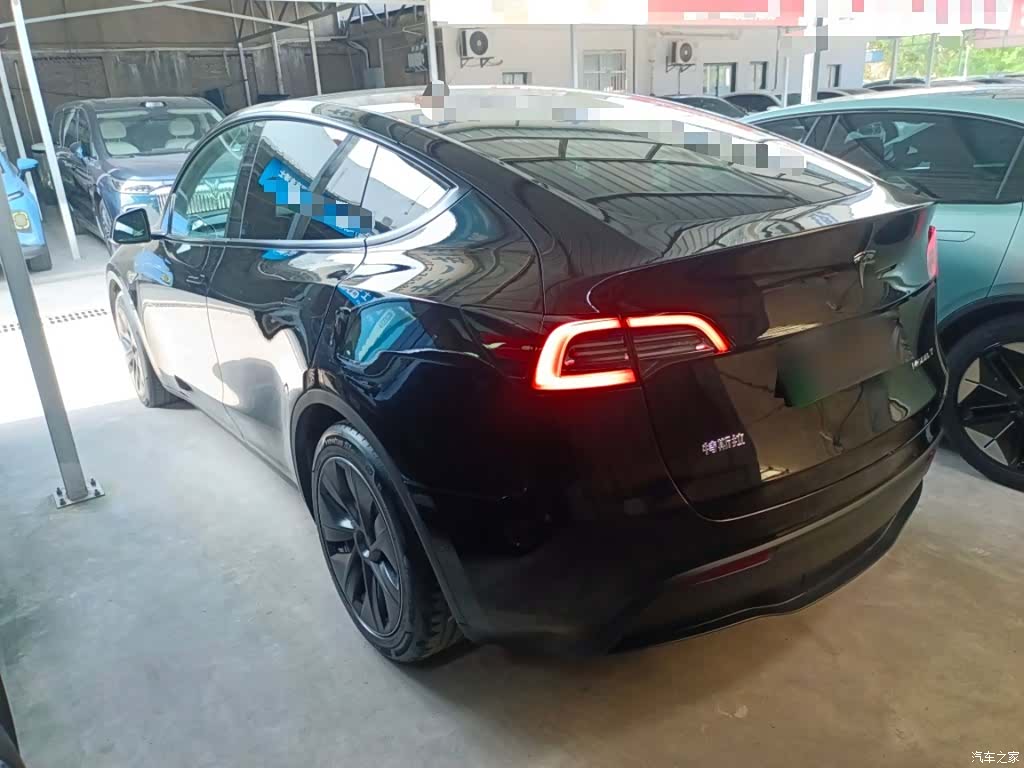 Tesla Model Y, 2023 все фото