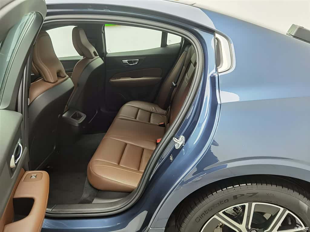 Volvo S60, 2022 15