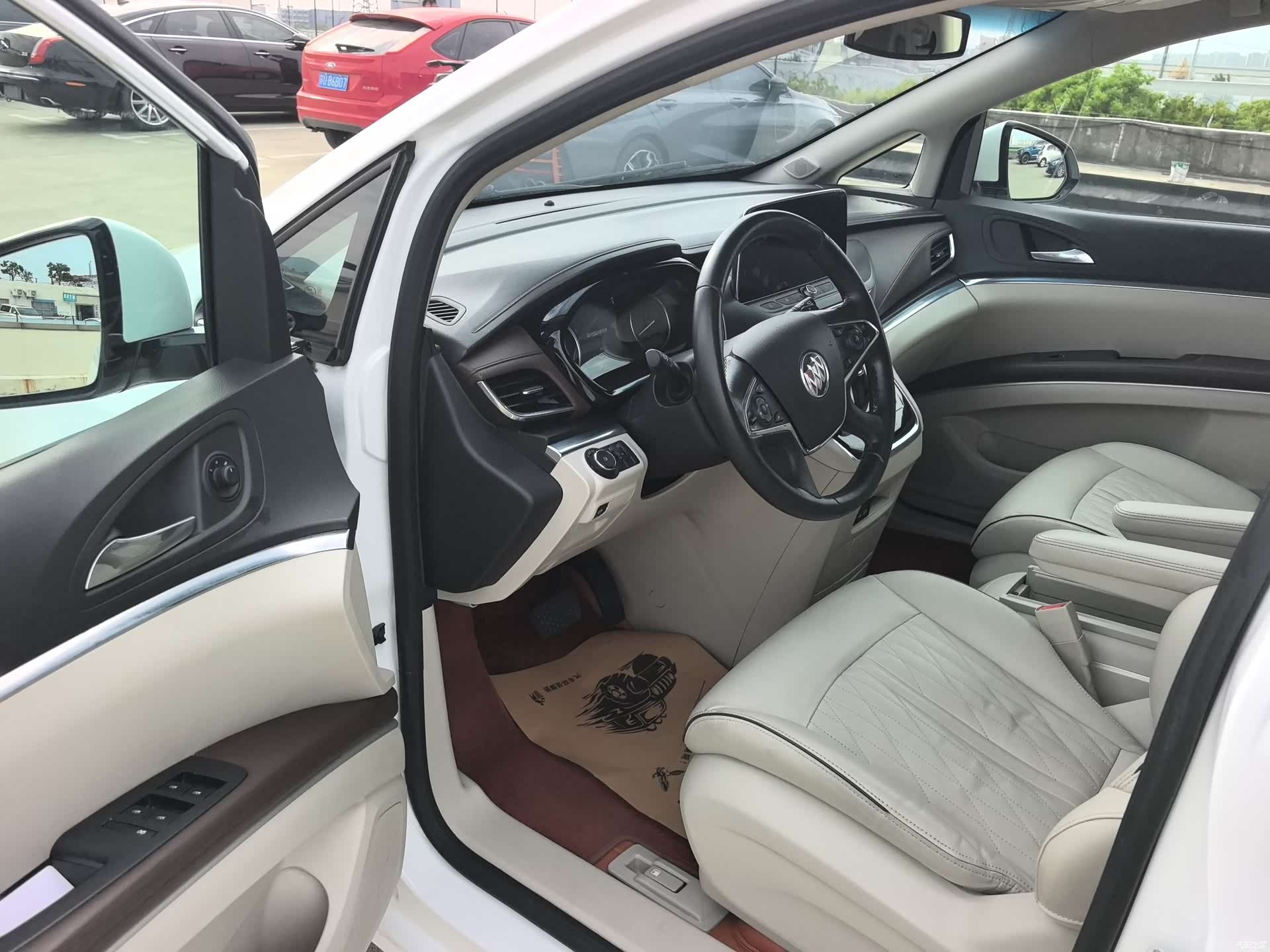Buick GL8, 2022 10