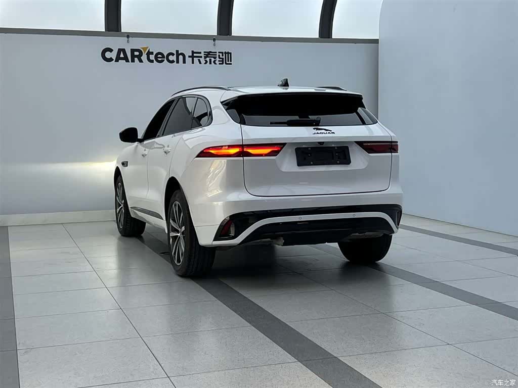 Jaguar F-PACE, 2023 4
