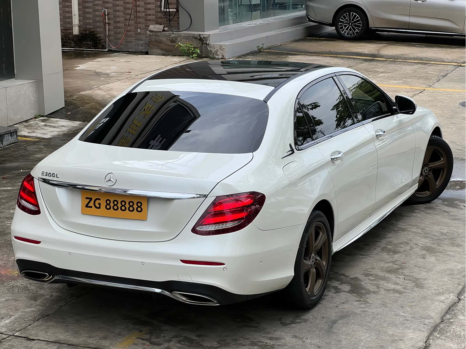 Mercedes-Benz E-Class, 2018 4