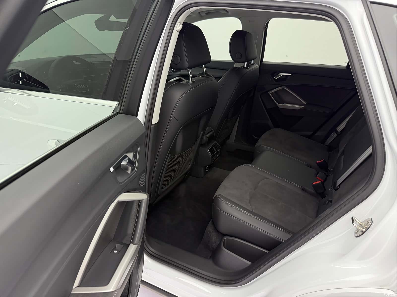 Audi Q3, 2023 14
