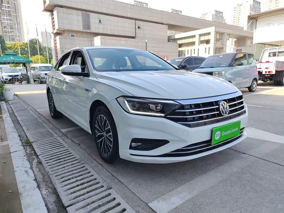 Volkswagen Sagitar