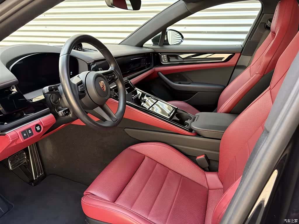 Porsche Panamera, 2025 10