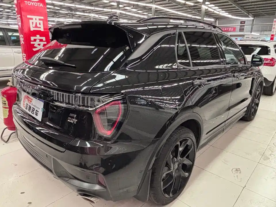 Lynk & Co 01