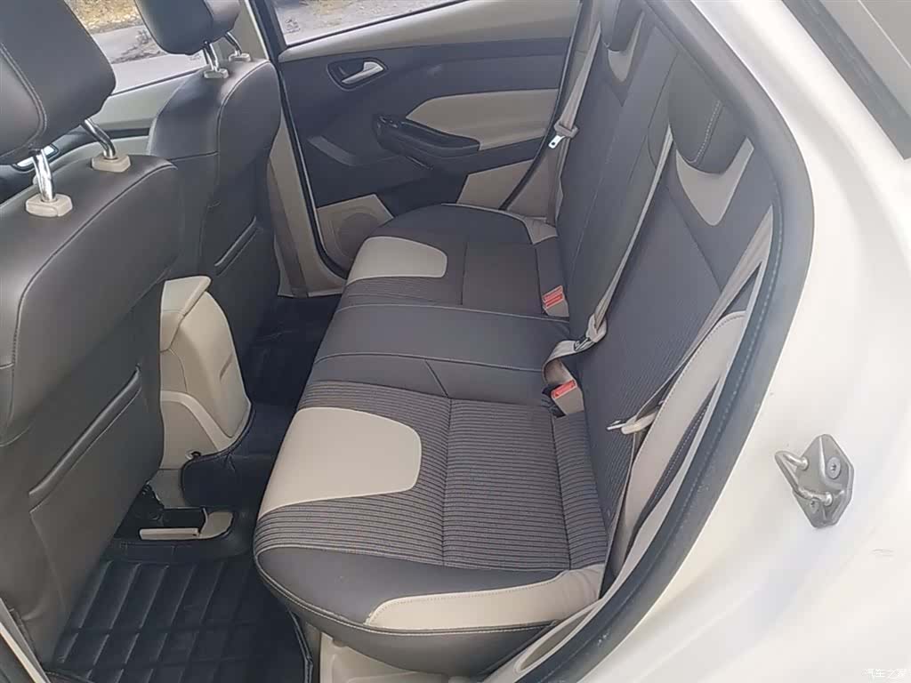 Ford Focus, 2015 17