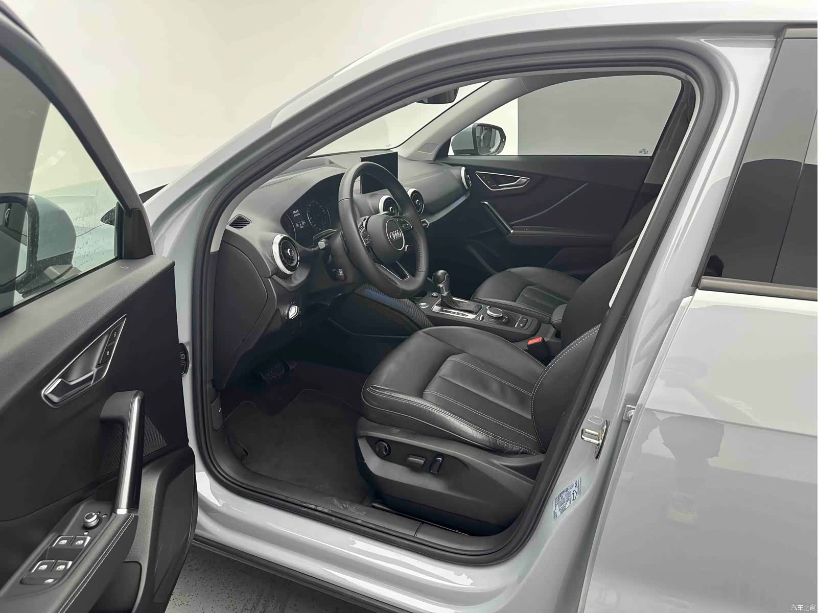 Audi Q2L, 2022 9