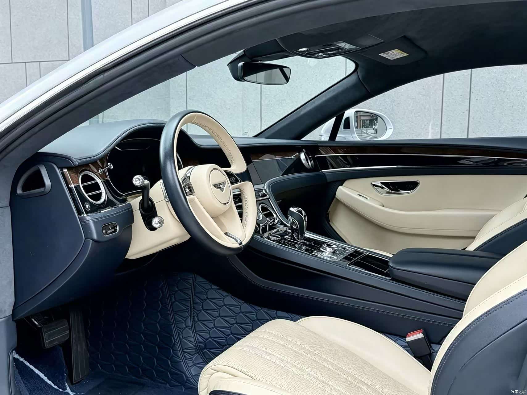 Bentley Continental GT, 2020 13