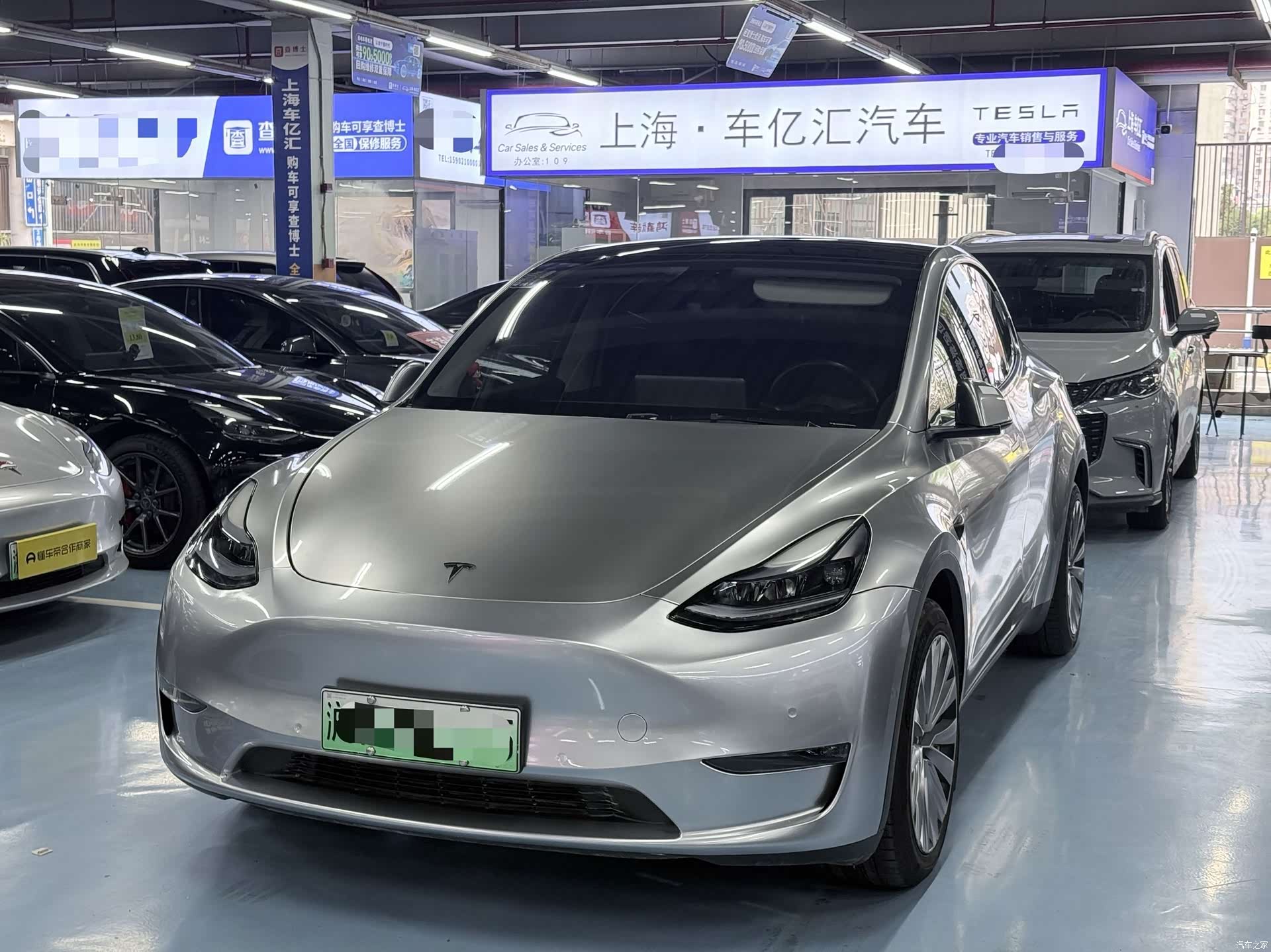Tesla Model Y, 2023 1
