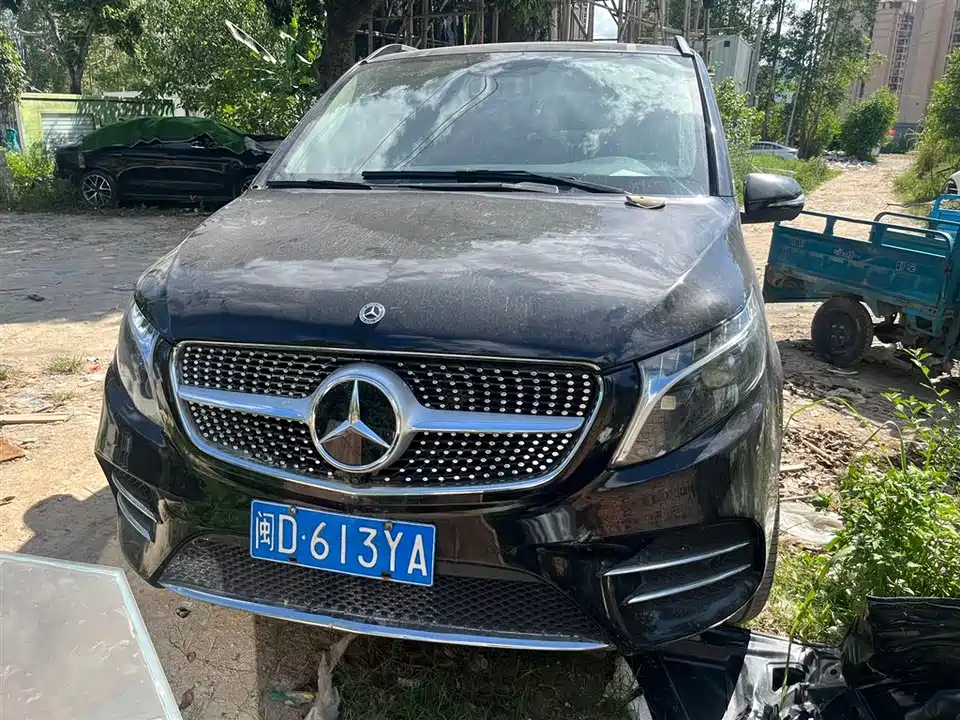 Mercedes-Benz V-class