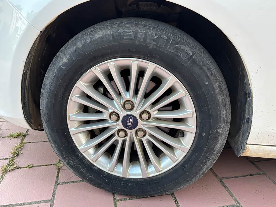 Ford Focus 2015, фото 11