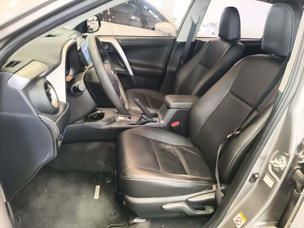 Toyota RAV4, 2017 15
