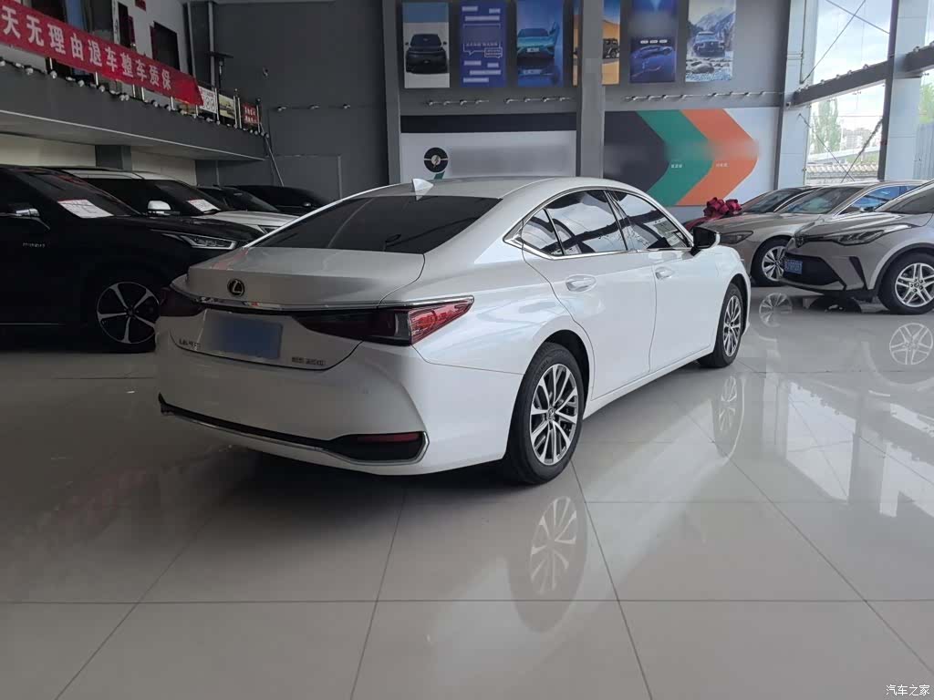 Lexus ES, 2024 8