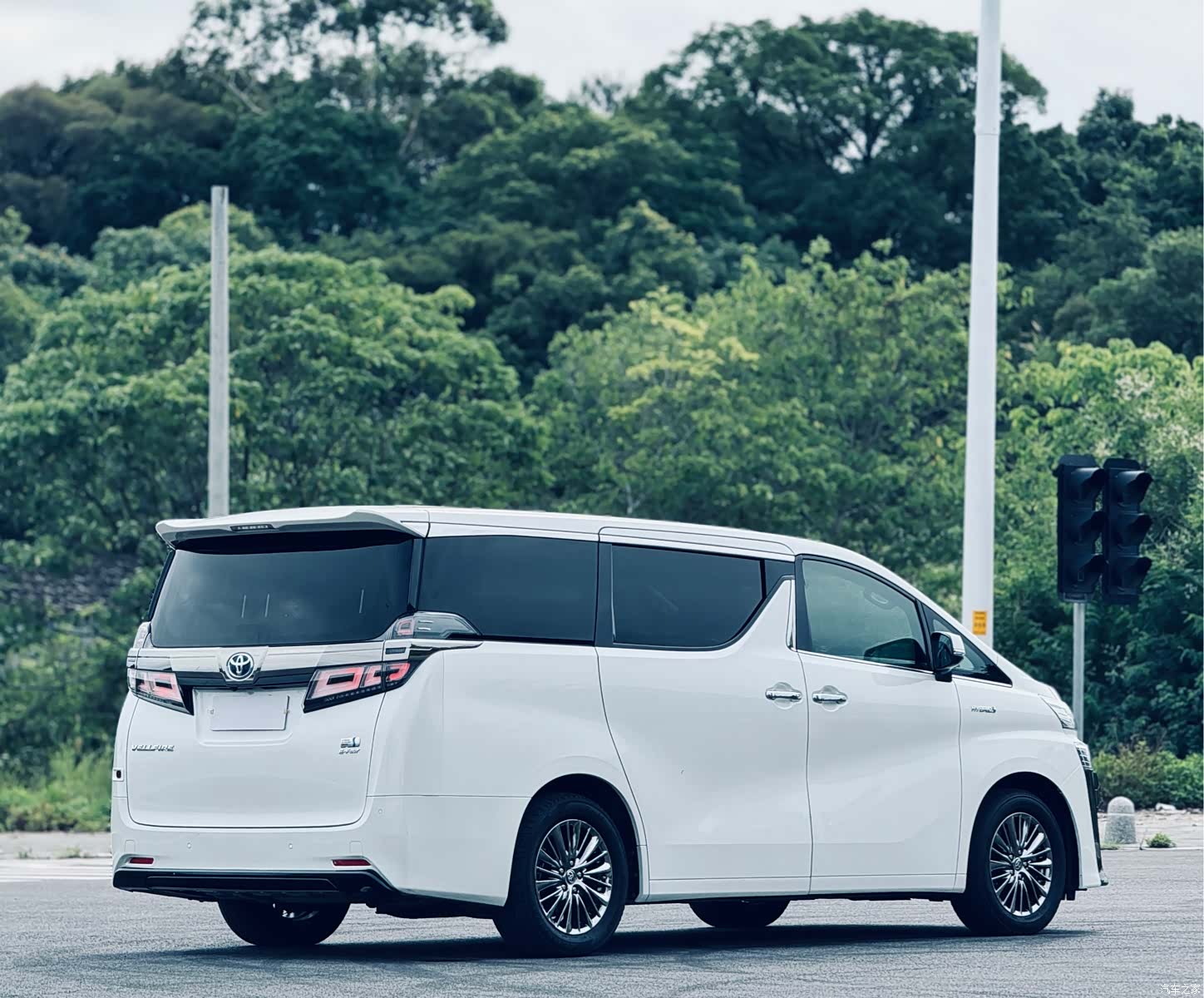 Toyota Vellfire, 2020 18