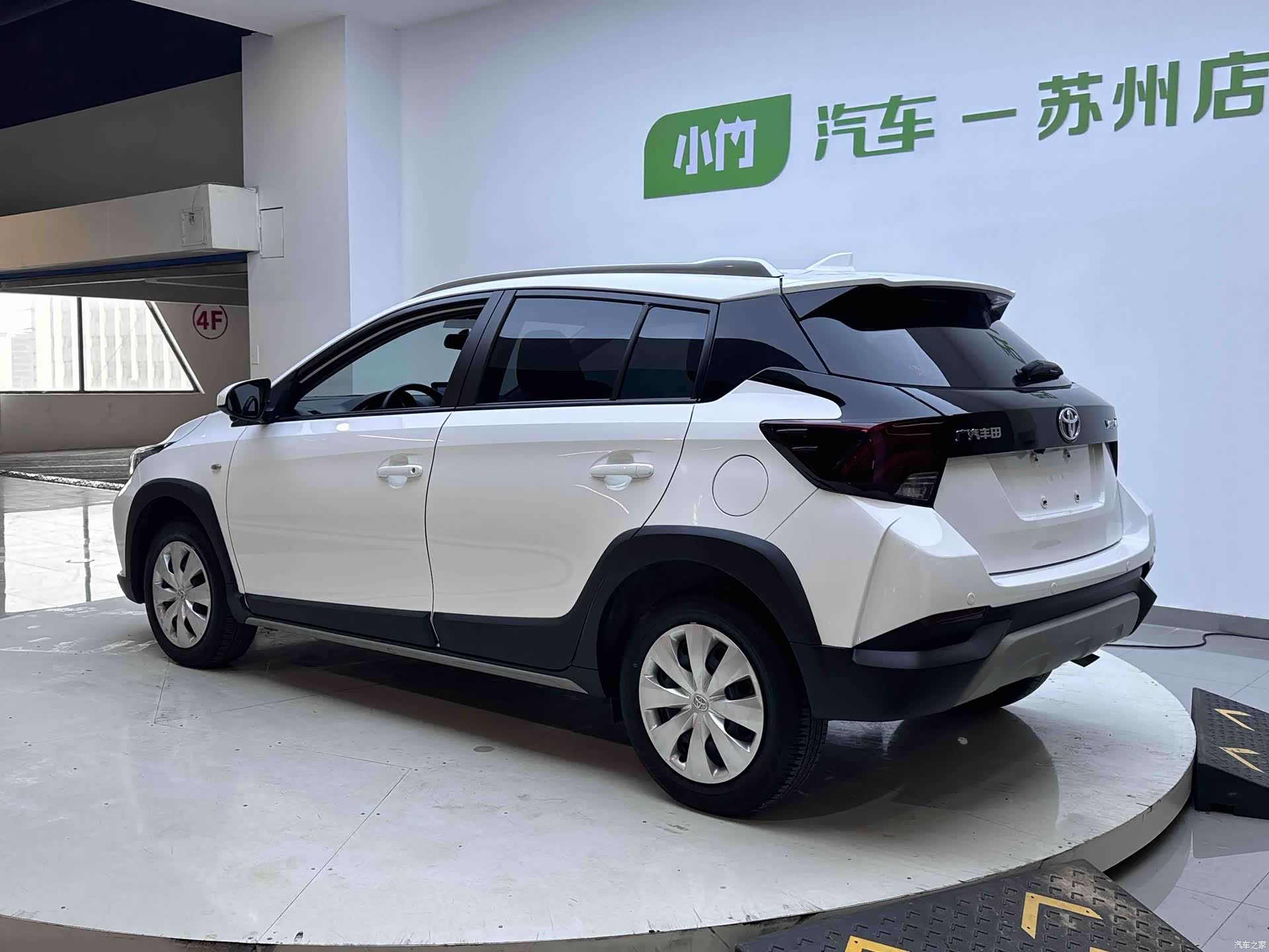 Toyota YARiS L, 2023 4